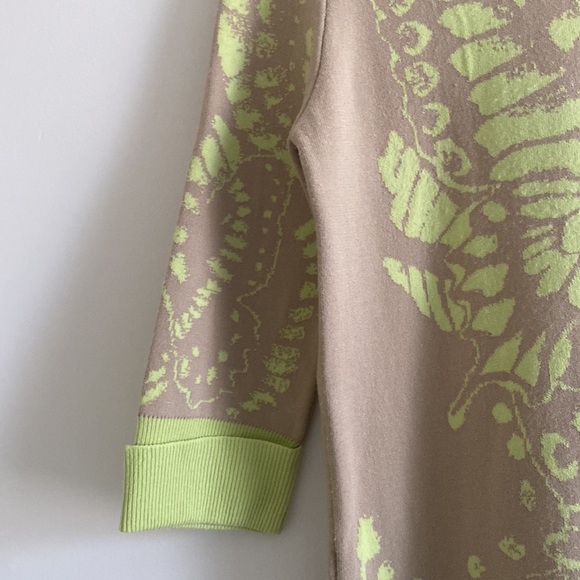 Alexander McQueen Beige Contrast Butterfly Print Sweater - Picture 7 of 11